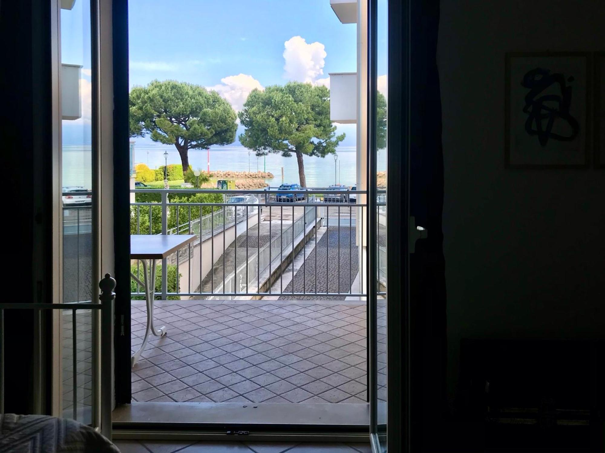 Casa Caterina Lake View Holidays Apartments Peschiera del Garda Rom bilde